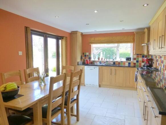 KITCHEN/DINER
