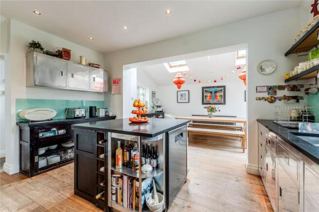 6 bed Semi-Detached for sale Image 12