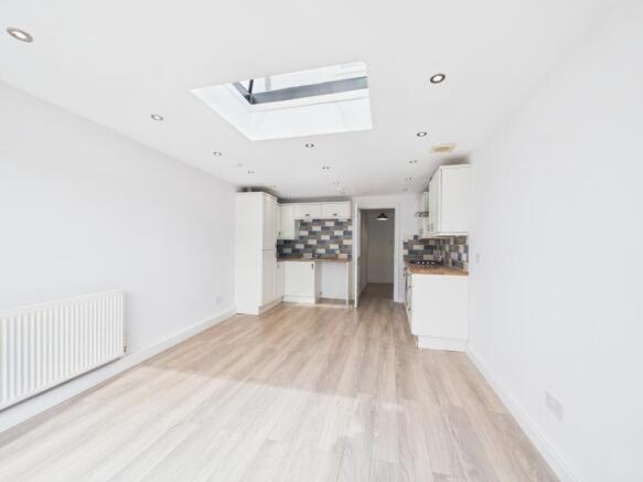 CAM01740G0-PR0543-STILL003