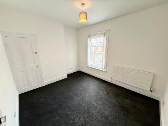 2 bed Terraced to rent Image 8