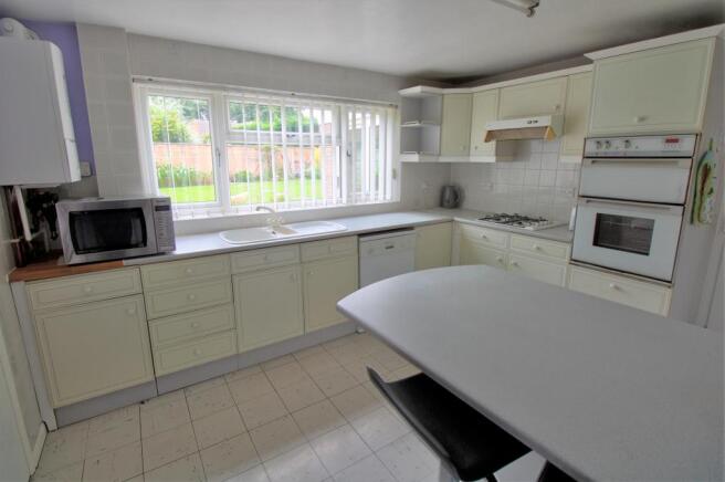 KITCHEN (R)