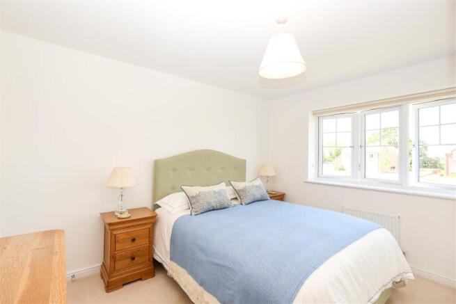 4 bed Detached for sale Image 5