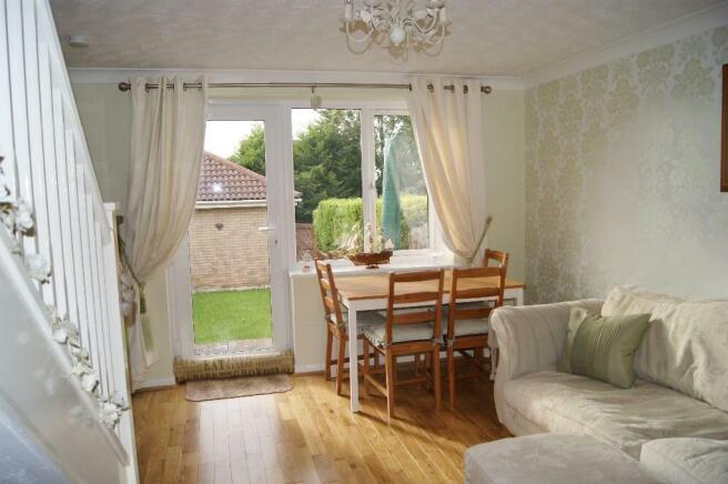 SITTING ROOM/DINING ROOM