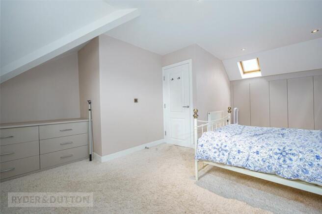 3 bed Town House for sale Image 10