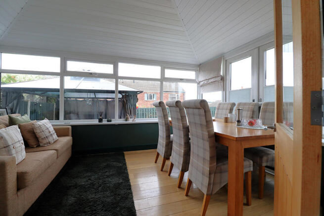 4 bed Semi-Detached for sale Image 10