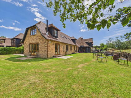 Forest Barn Mews, Castle Goring, BN13 3FD