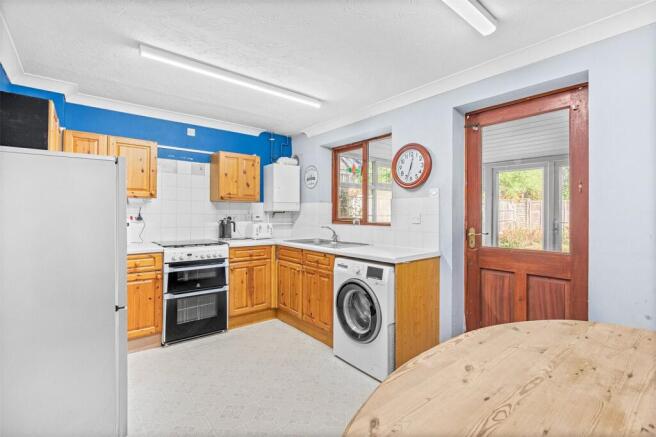 Abbey Drive, Abbots Langley, WD5 photo 4