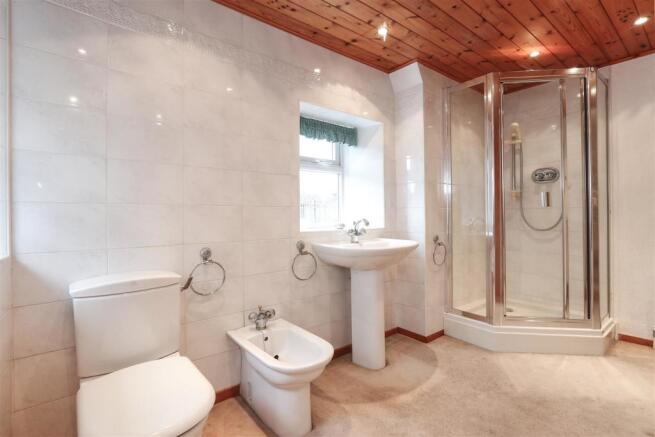 Bathroom2.jpg