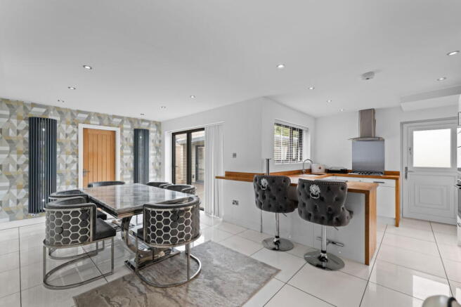 3 bed Detached for sale Image 5