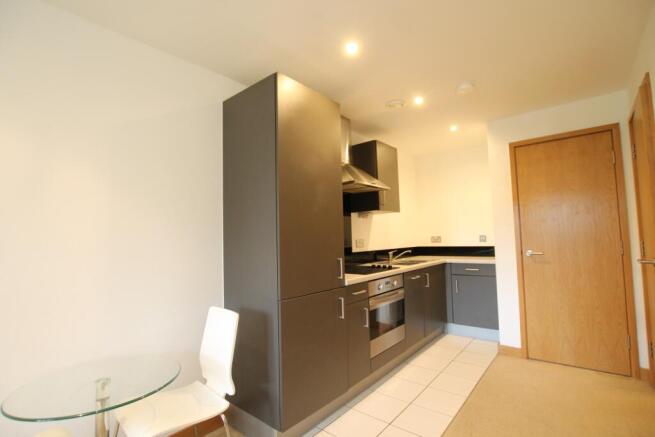 1 bed Flat to rent Image 4
