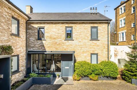 Essex Mews, London, SE19