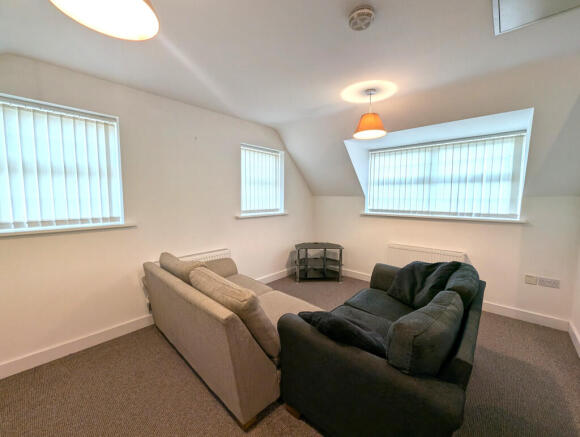 1 bed Duplex to rent Image 5
