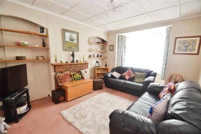 Clevelands Road, Wroxall, Ventnor photo 3