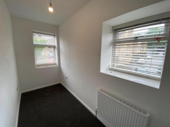 2 bed End of Terrace to rent Image 12