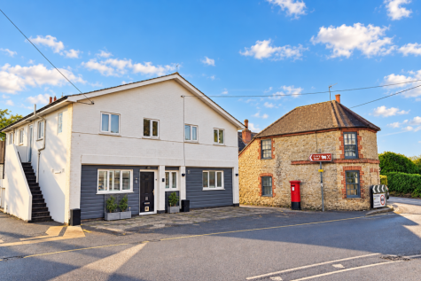 Thame Road, Stadhampton