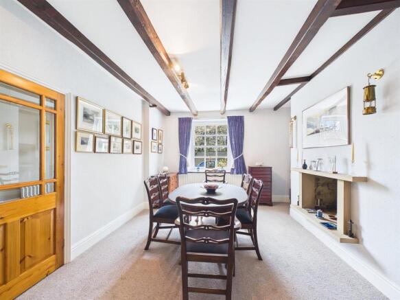 Dining Room.jpg