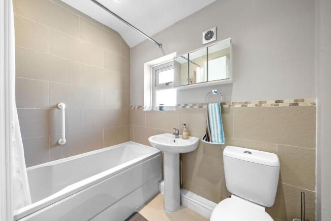 3 bed Terraced for sale Image 11
