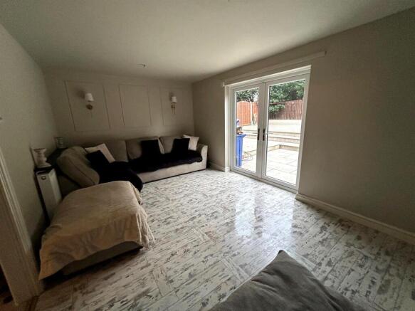 3 bed Semi-Detached for sale Image 12