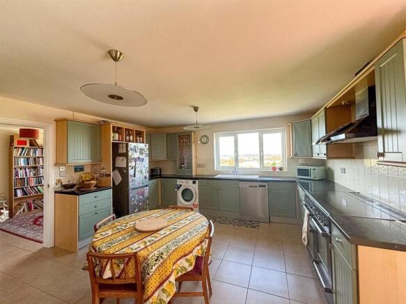 Kitchen / Breakfast Room