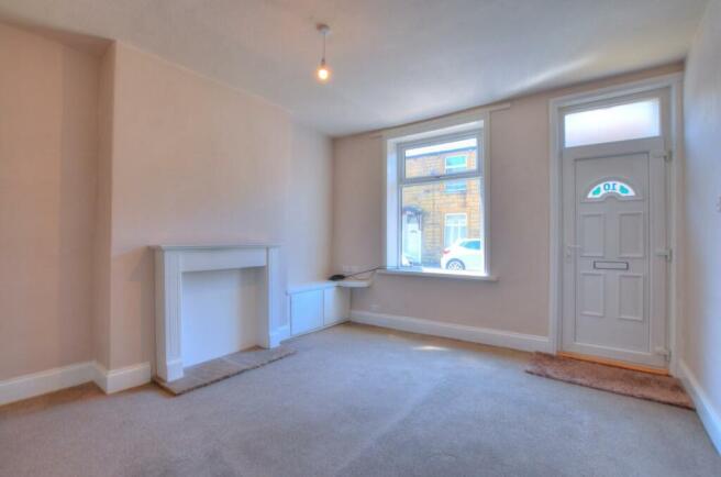 FRONT ROOM 2.jpg