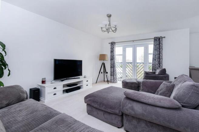2 bed Flat for sale Image 6