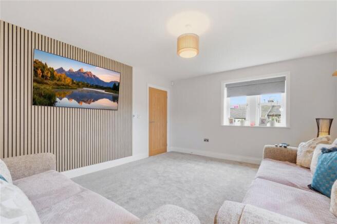 4 bed Detached for sale Image 5