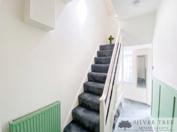 3 bed Terraced for sale Image 12