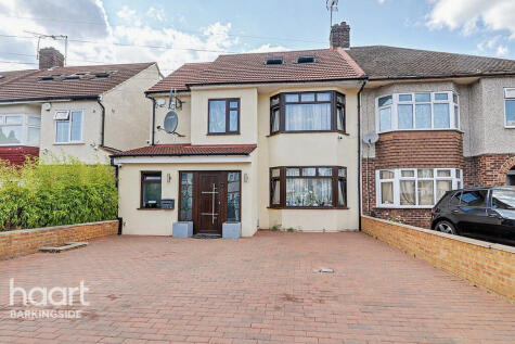 Wensleydale Avenue, Clayhall