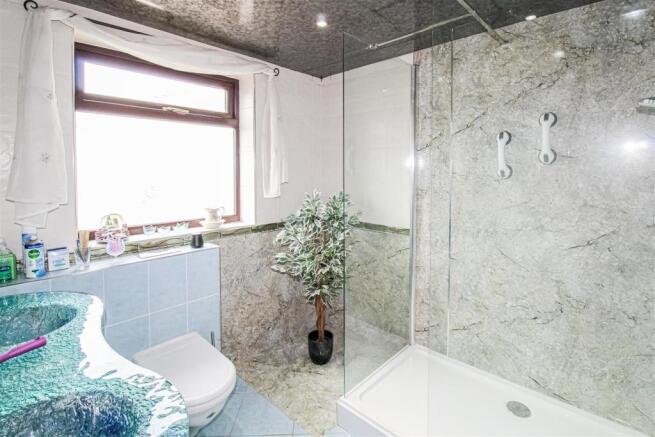 BATHROOM/W.C.