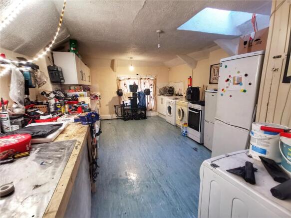 Spacious Kitchen