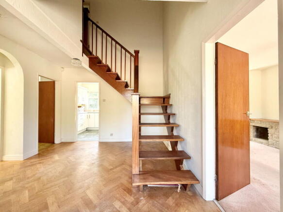 4 bed Detached for sale Image 6