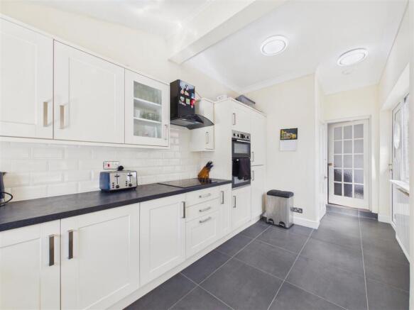 2 bed Terraced for sale Image 5