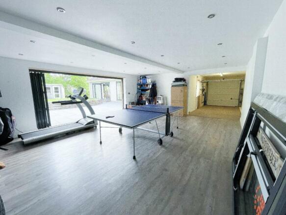 Outbuilding & Garage