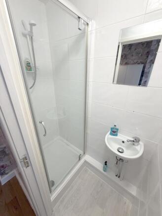 1 bed Flat Share to rent Image 10