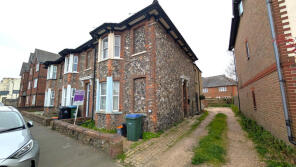 First Floor Flat, 11, Terminus Road, Littlehampton BN17 5BX