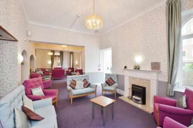 COMMUNAL LOUNGE