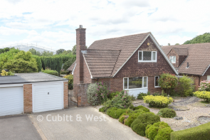 5, Moat Walk, Pound Hill, Crawley RH10 7ED