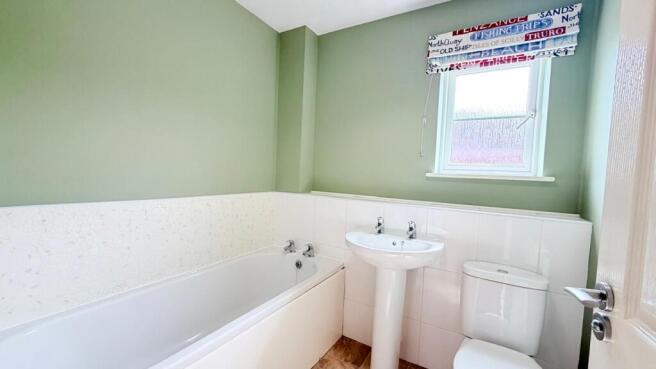 3 bed Town House for sale Image 12