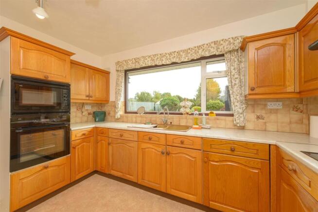 8OakBankClose_010.jpg