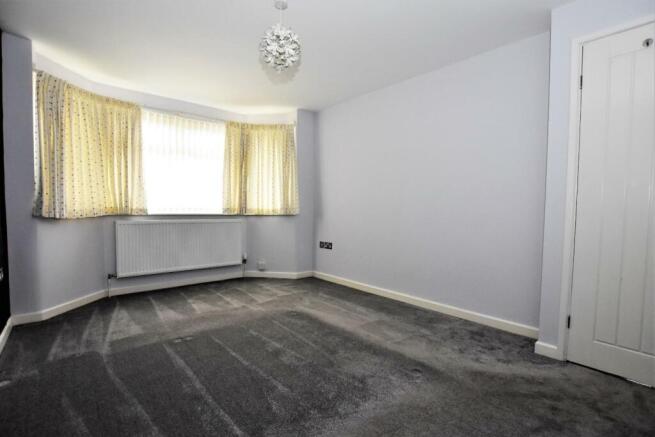 Main bedroom 1.JPG