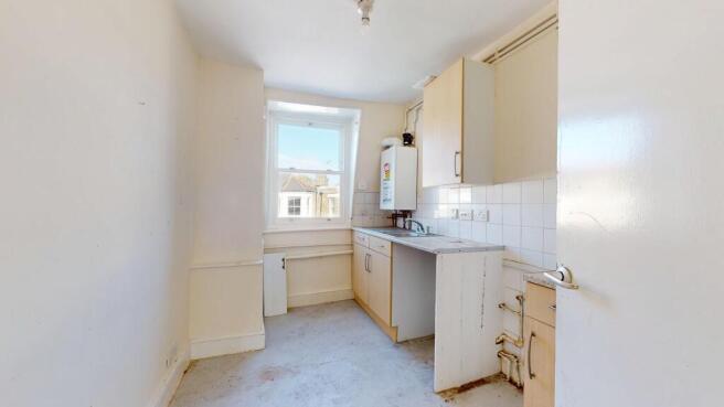 Flat C, 2 Wyndham Crescent, Tufnell Park, London, N19 5QJ photo 5