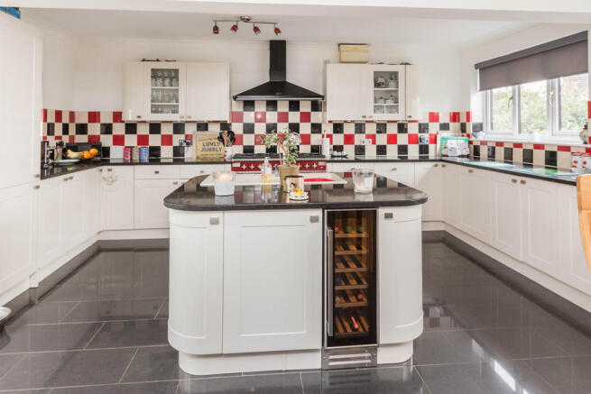 Kitchen/Family Ro...