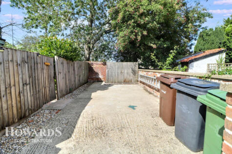 Ipswich Road, Long Stratton