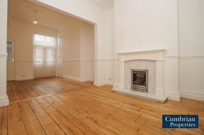 22' Open Plan Dining Lounge