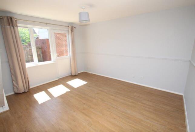 6 Russell Road lounge