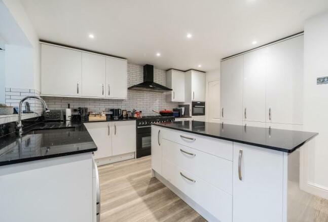 Kitchen/Breakfast Rm