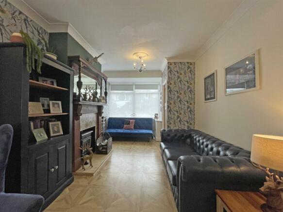 Ferrers Road - Lounge...jpg