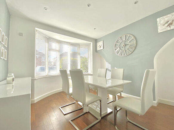3 bed Semi-Detached for sale Image 4
