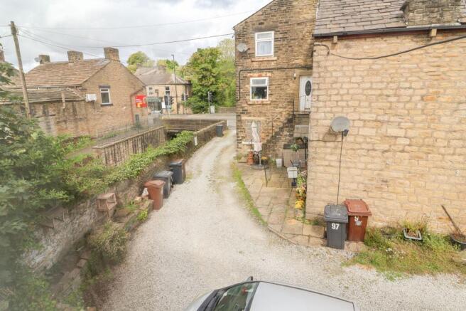 Halls Court, Glossop, SK13 photo 4