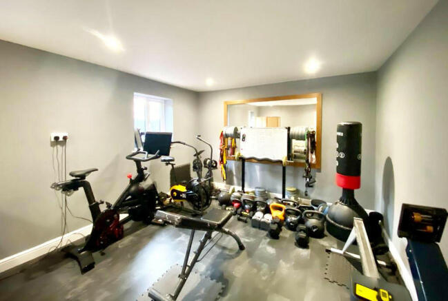 Garage/Gym